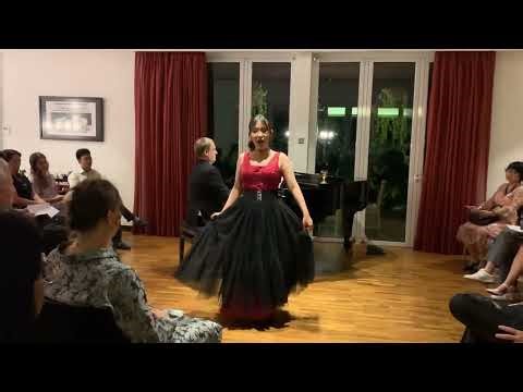 Près des remparts de séville, by Mezzo soprano YiLing Chaing