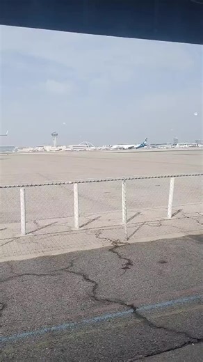 Alaska airlines rolling down through LAX