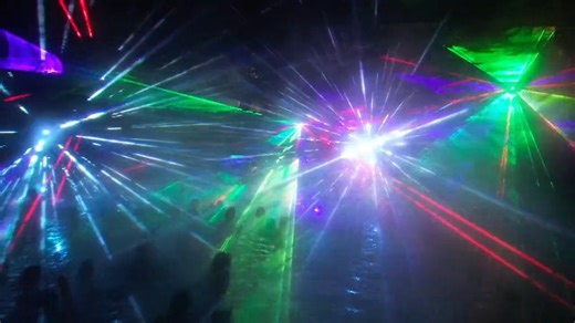 Veranstaltungen Bad Krozingen on Instagram: "Licht, Wasser und Gänsehautmomente. ♨️💜 Erlebe unsere Laser- & Pyro-Show vom 4.–6. Februar 2026, jeweils ab 18:30 Uhr – mitten im warmen Thermalwasser. #vitaclassica #genießen #badkrozingen #entspannen #therme"