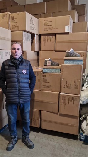 Muk Luks Women's Slippers 💷 £2.25 per pair 📦 Quantity Available: 10,000 pieces 📅 We're open Monday to Friday 9am - 4pm 📍 DRP Supplies, Unit 5 Spring Road, Smethwick, B66 1PE Wholesale orders only! Minimum spend £100. 🚚 Nationwide UK delivery available. Call or message for more information. 📲 Phone: 07778962981 💬 WhatsApp: https://wa.me/ 447480124318 🎶 TikTok: tiktok.com/@drpsupplies 📸 Instagram: instagram.com/drpsupplies ✅ Join our WhatsApp group! https://chat.whatsapp.com/KqkuXscN6L64K