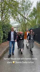 Forensic biologist Dr Mark Benecke & @azrael.ines visit the @horrorcongermany @traumatica.fof haunted house together with horror movie actors @realjamesduval (Frank from Donnie Darko) 🐰, @actordouglastait (Freddy vs. Jason, Hellboy etc.), @alexessoe (The Pope’s Exorcist, Doctor Sleeps, Midnight Mass usw.), @leahvoysey (Terrifier 2, A Work of Art – ICE NINE KILLS usw.), @realcostasmandylor (SAW 3/3D—6 & 10) 🛴 and director Marcus Nispel (Friday 13th, Texas Chainsaw Massacre) 🏚️ Who will scream,
