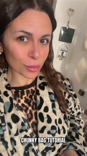 Vuoi sapere come realizzare questa CHUNKY BAG? Scrivi TUTORIAL nei commenti ✨ #vanissebags #chunkybagtutorial #chunkybags #chunkybag #bagtutorial