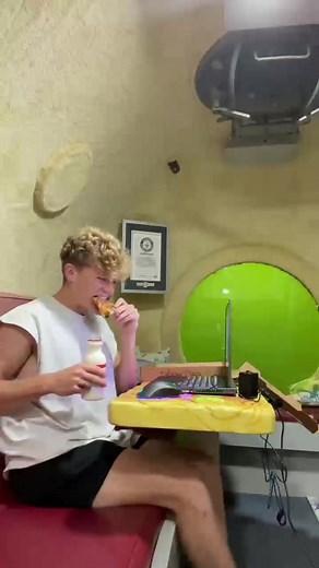 I stayed in the world’s oldest underwater hotel w/ @lenovo #sponsoring #TeamLegion