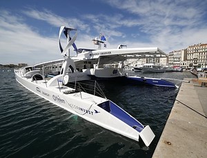 Le catamaran futuriste "Energy Observer" met le cap sur le bassin méditerranéen