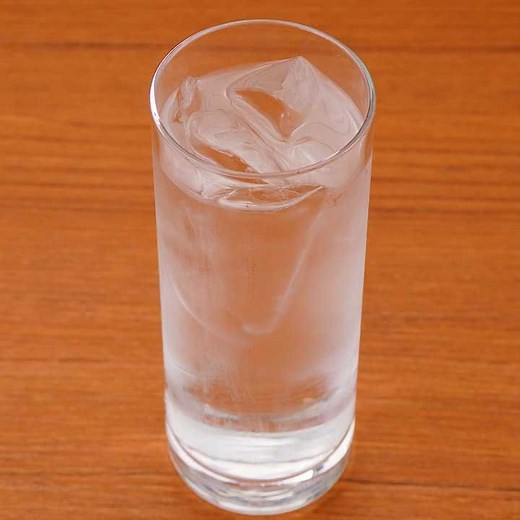 おいしいカクテルの作り方！ ラムトニックのレシピ動画・作り方 | デリッシュキッチン