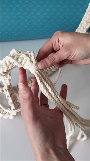 Want to make this macrame yoga mat strap? Watch the full tutorial on ‪@sweetsmilingsoul‬! 🤗🧘‍♀️🌿