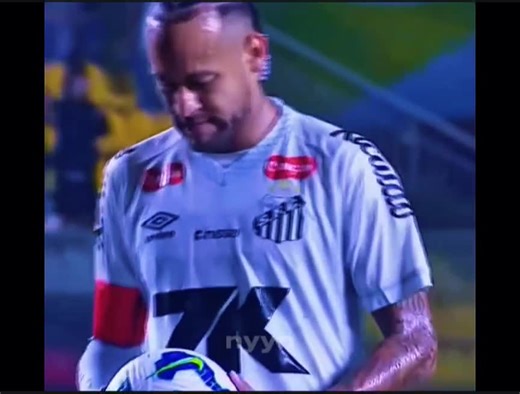 acho q tô aprendendo bem o reverso #neymar #edit #futebol #creatorsearchinsights