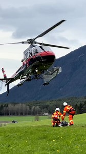 Talented pilot of the Austrian police holds a perfect hover for training purposes #austria #police #helicopter | Dansa