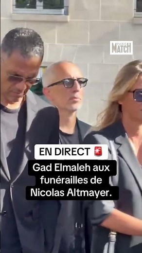 Gad Elmaleh se rend aux funérailles du producteur Nicolas Altmayer ce lundi 31 août à Paris.