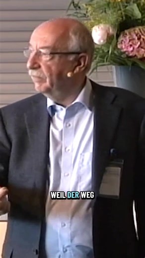 Gute Expert:innen in einem Fachgebiet haben gute Intuition über das, was sie tun und wissen – sonst wären sie keine Expert:innen. Durch Fachwissen und besondere Erfahrungen wächst unsere Intuition über ein bestimmtes Thema. Deswegen ist es problematisch, dass Intuition von vielen Teilen der Gesellschaft immer noch als sinnlos oder nicht genau genug eingestuft wird. Intuition gilt nicht als Fakt, sie ist nicht beweisbar und kann nicht direkt an etwas festgemacht werden. So passiert es schnell, da
