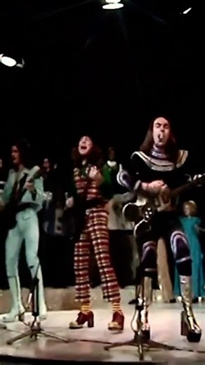 So here it is Merry Xmas, everybody’s having fun 🎶 #Slade #Xmas #70s #Rock #Christmas