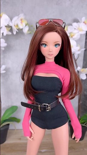 Smart Doll unboxing.