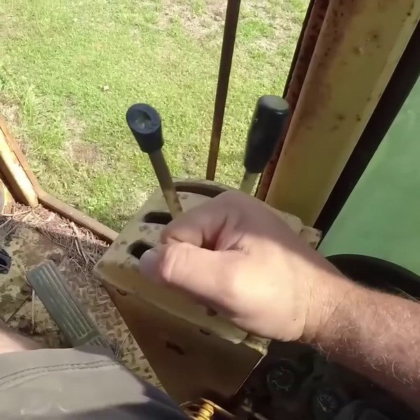 Freeing a Locked Motor Grader Engine