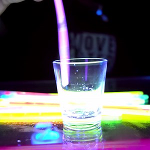 986K views · 6.8K reactions | WORLD BRIGHTEST WATER दुनिया का सबसे चमकदार पानी | YASH KE EXPERIMENTS | Facebook