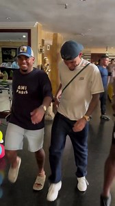 Une vidéo largement diffusée en Colombie a suscité une vive colère. Alors qu'aujourd'hui se déroulaient les funérailles de son coéquipier Jota, qui avait porté haut son maillot et soutenu tout le monde lors de l'enlèvement de son père, Luis Diaz apparaît dans une vidéo où il danse avec des célébrités en Colombie lors d'une fête. Ces dernières heures ont été marquées par une vive réaction à son encontre. | Aime Betoubam