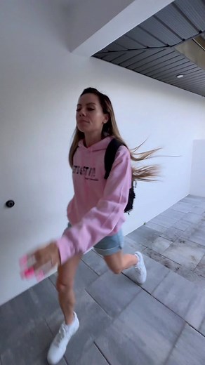 Hilarious Lockout Mishap: House Key Gone, Cat and Push Pop to the Rescue!