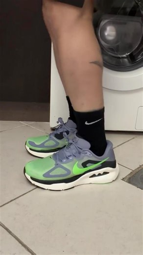 Right out the box! #asmrunboxing#sneakerunboxing #supportivecushioning #structureplus #unboxingvideo