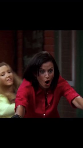 two pretty best friends #rachelandmonica #friendsreunion #friendstvshow #friends #friendstv #friendsedit #friendsshow