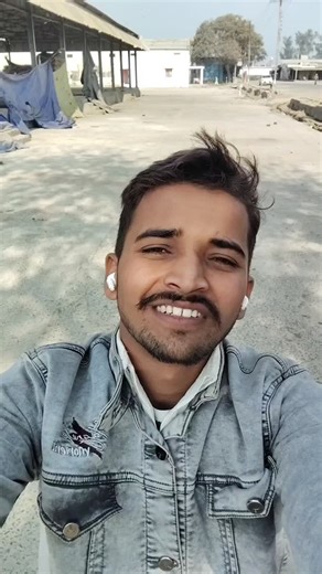 ◦•●◉✿चौधरी रोहित✿◉●•◦ on Instagram: "#_etah #_trending_reels_😎😎_ #_viral_trending_videos_"