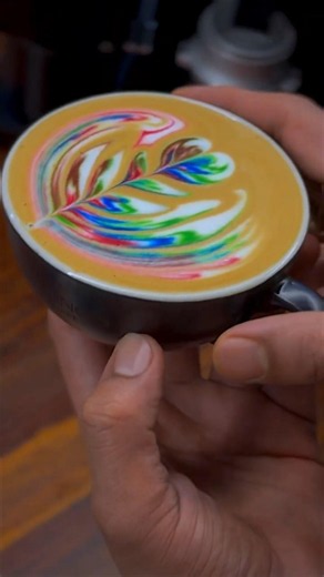 Amazing colours tulip latte art ❤️ #brewmaster2415 #tutorial #coffee #art #barista