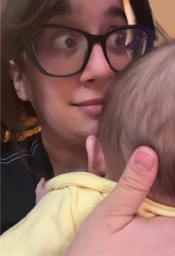 If he grabs Tina the talking tummy .. i’m throwing hands (Obv joking lmfao) #firsttimemom #thingstheydonttellyou #momlife #postpartum #babytok