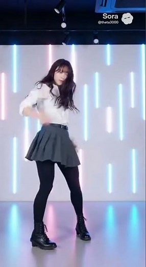 This is a dance scene of cute Japanese women. There are a lot of cute women in Japan.