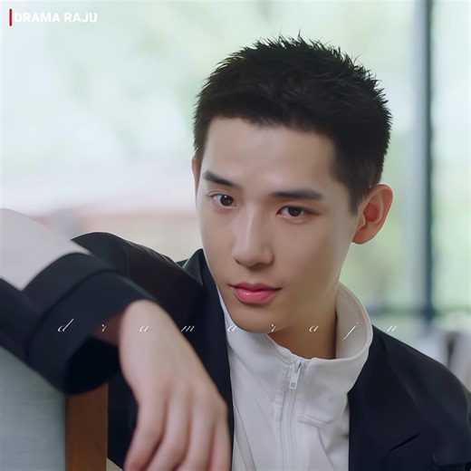 Helping👗her secretly during a meeting🤭 | Go Go Squid S02 Chinese Drama