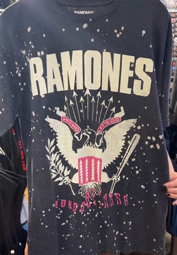 Ramon Style: Vintage Punk Fashion Inspiration