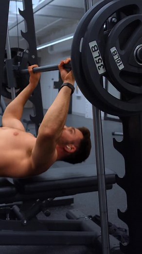 SMITH MACHINE CHEST PRESS: DO’S AND DONT’S As is the case with all these videos, this is a good starting point for 90% of people, and form is not a one size fits all solution #fitness #fit #glutes #pecs #legs #backday | A.B. Coaching