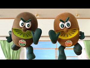 キウイブラザーズが怪しい健康法に喝！人気CMシリーズ、新作が公開 ゼスプリキウイ新TVCM「ヘルシーなのにアゲリシャス篇」