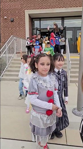 A Very Elmwood Halloween Parade!