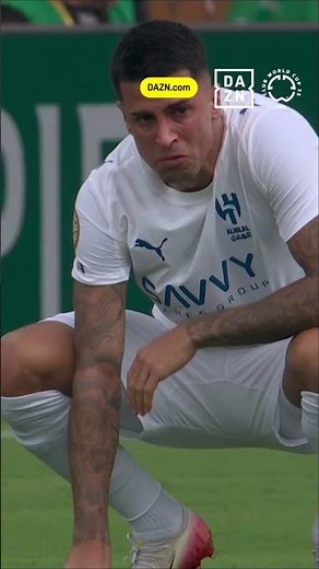 An emotional moment for Rúben Neves & João Cancelo as they remember Diogo Jota and André Silva
