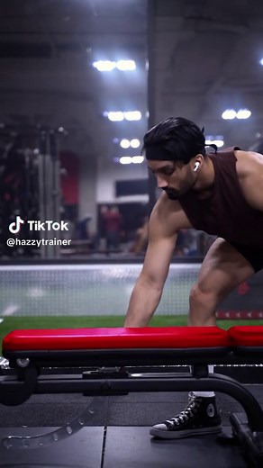 Preacher Curls: 4 Steps to Maximize Peak Contraction