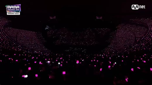 calling seventeen “flop music” when seventeen can literally bring a whole FESTIVAL to an award show. here’s GOD OF MUSIC (live) from the 2nd all-time BEST selling ALBUM, SEVENTEENTH HEAVEN