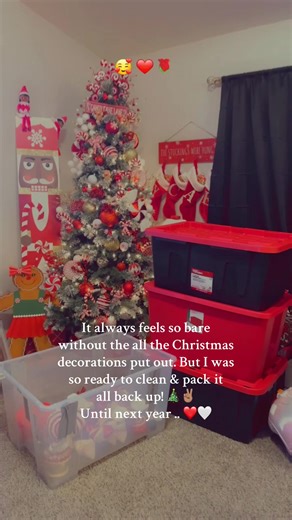 Decluttering After the Holidays: Embracing Clean Spaces