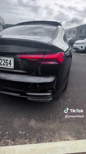 Check out this 2022 (222) Audi A5 35 TDI S line This Car comes equipped with ⭐️Apple CarPlay ⭐️Panoramic Sunroof ⭐️Style Pack and Black Pack ⭐️20’ Alloys And much more 🔧Full Audi Service History 💰Listed at €36,950 🛣️With only 81,538km(55,665mi) For more information on this vehicle contact us or visit our website 📞(045)250 070 🖥️http://www.jensenfleet.ie #audi #a5 #carsales #fyp #CapCut