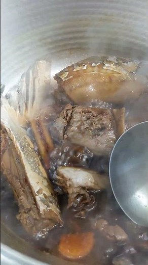 プロの和食料理人が作る【マグロのカマ】煮付け♪でっかい鍋で豪快に!!