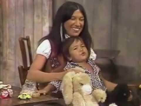 Classic Sesame Street: Barkley Chases Cody / Teaching Cree Words (1979)