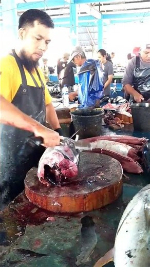 Unbelievable Market Fillet Speed - so Fast & Precise #tunacutting #knifeskills #fish #shorts