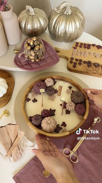 DIY Riesen-Herbstkerze: große Kerze mit Kürbissen und Blättern