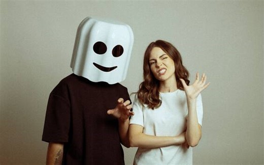 Dame un Grrr, testo, genesi e significato del tormentone di TikTok di Fantomel e Kate Linn