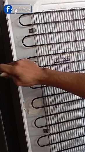A refrigerator condenser leak that causes a freon leak can cause the refrigerator not to cool. 👌 #solusi #service #kulkas #electronic #reelsfb | Sugih Arto