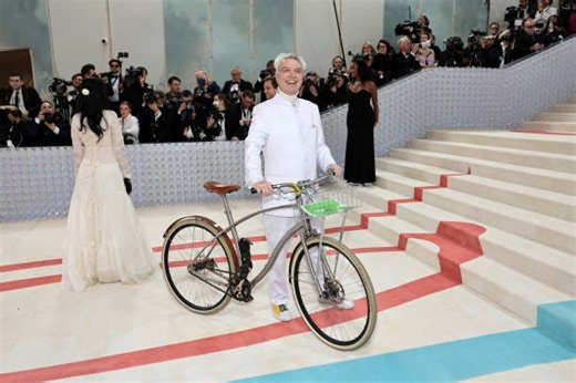 David Byrne attended the Met Gala with his bicycle