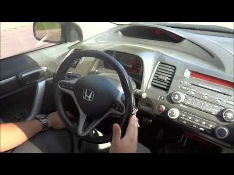 How To Steer With One Hand-Driving Lesson