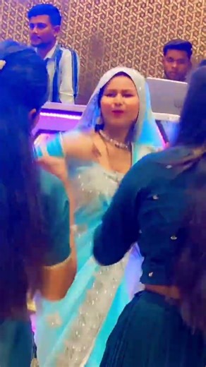 Lamba ghungat main to Karuna 🙏 like subscribe please