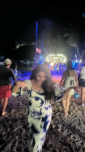 Šöñali🧿 on Instagram: "Thailand content loading… finally 😂 Thailand memories hitting different, even late ✨ (sa-wat-dee khâ)🙏🏻😁 #viral#reel#explorepage#trending#instagood"