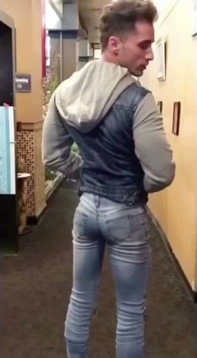 Hot guy big butt / muscle growth {gay}