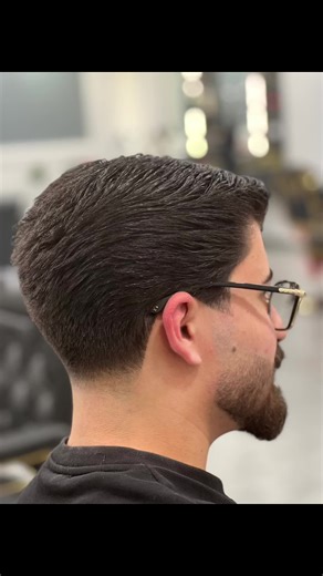 Modern Men's Haircut Tutorial: Achieving the Perfect Fade at Salon Layes