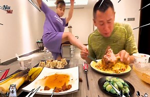 Million View Trending Super Funny Chinese Couple Eating Yummy Foods Show | Funny Videos