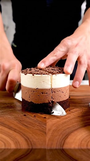 Delicious cake cutting asmr #viral #cakecutting #asmr